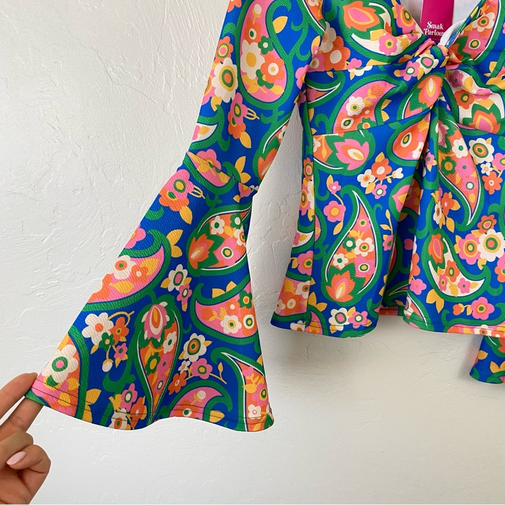 Unique Vintage Multicolor Paisley Bell Sleeve Top NWT Firm $13 - Picture 2 of 5